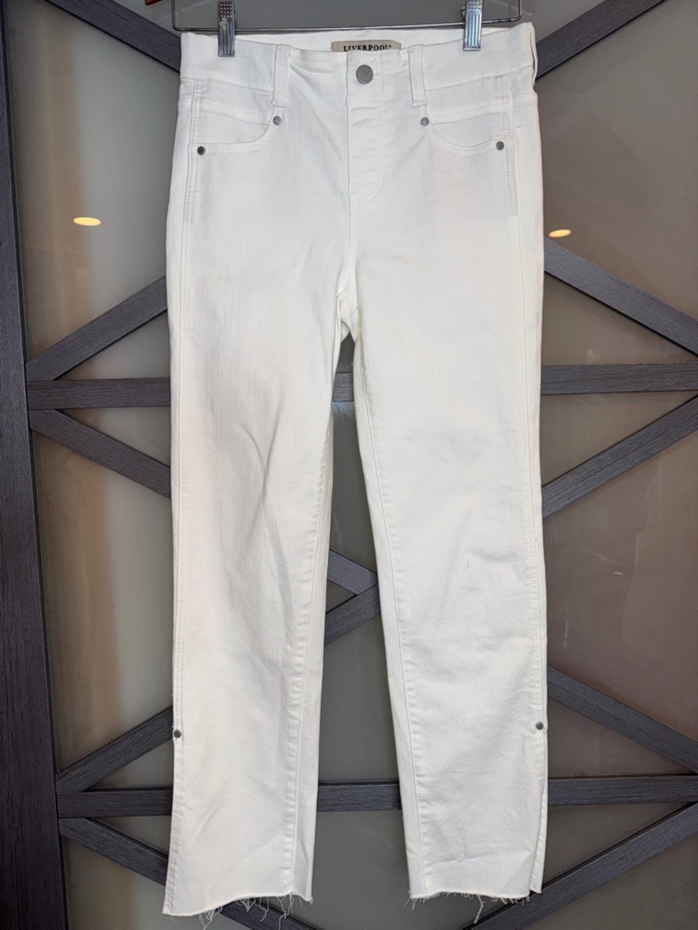 Liverpool White Straight-Leg Jeans size 0/25